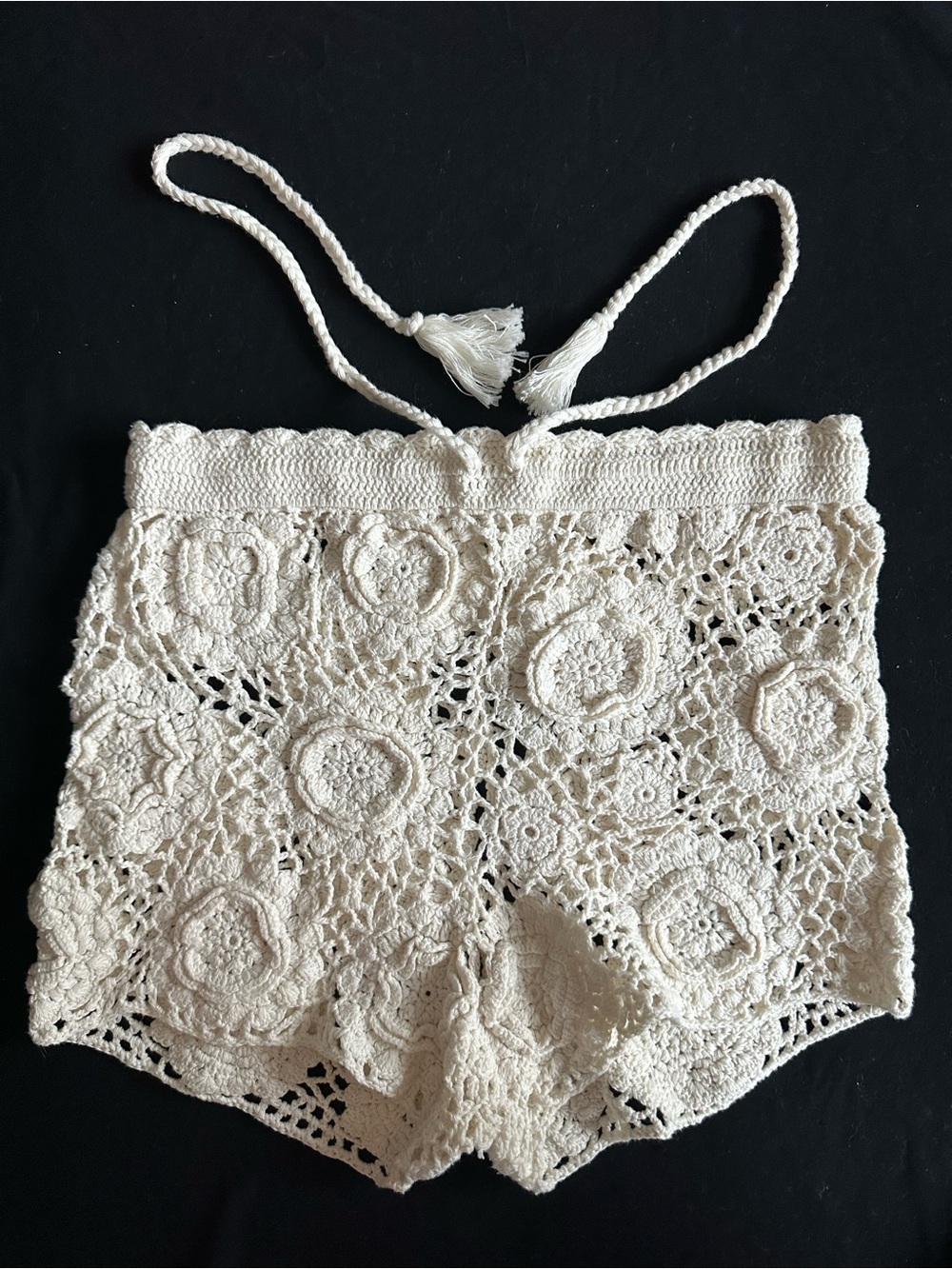 Revolve Tularosa Zephyr Crochet Drawstring Shorts White ivory Large - Picture 12 of 14